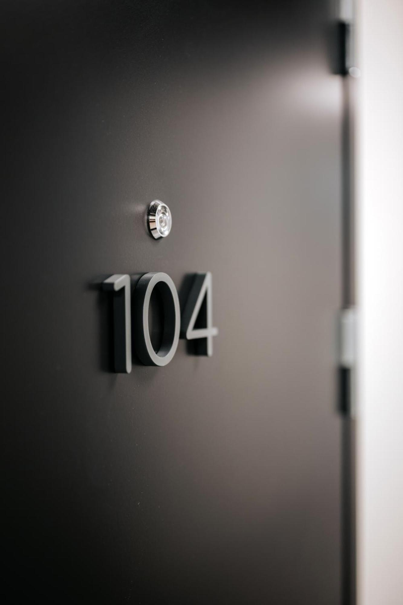 The Lab Hotel Солна Экстерьер фото